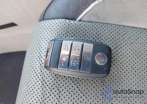 2015 Kia Sedona Ex z USA, uszkodzony, nr VIN KNDMC5C14F6026794